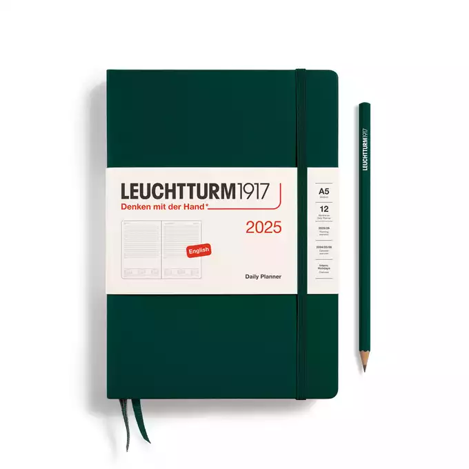 PLANER DZIENNY LEUCHTTURM1917 MEDIUM (A5) 2025 12 MIESIĘCY FOREST GREEN (CIEMNOZIELONY)