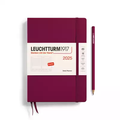 PLANER DZIENNY LEUCHTTURM1917 MEDIUM (A5) 2025 12 MIESIĘCY PORT RED (BORDOWY)