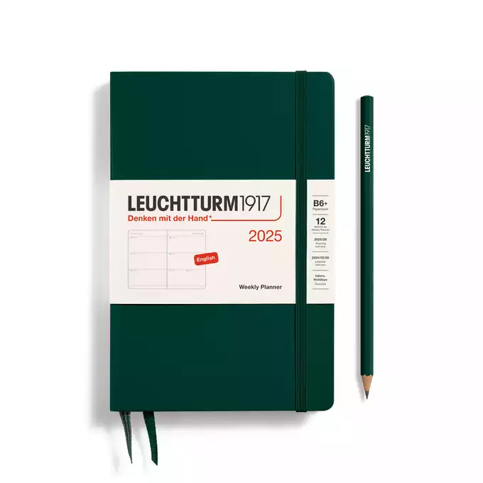 PLANER TYGODNIOWY POZIOMY LEUCHTTURM1917 PAPERBACK (B6+) 2025 FOREST GREEN (CIEMNOZIELONY)