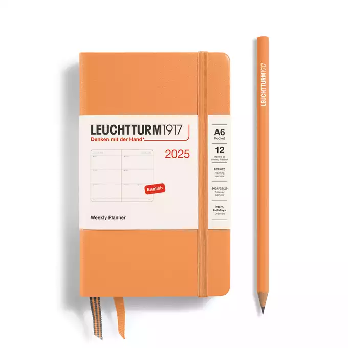 PLANER TYGODNIOWY POZIOMY LEUCHTTURM1917 POCKET (A6) 2025 APRICOT (MORELOWY)