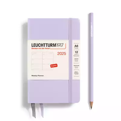 PLANER TYGODNIOWY POZIOMY LEUCHTTURM1917 POCKET (A6) 2025 LILAC (LILIOWY)