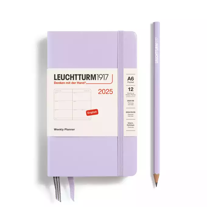 PLANER TYGODNIOWY POZIOMY LEUCHTTURM1917 POCKET (A6) 2025 LILAC (LILIOWY)