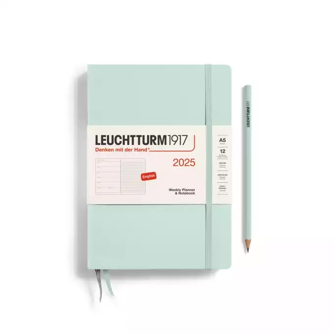 PLANER TYGODNIOWY Z NOTATNIKIEM LEUCHTTURM1917 MEDIUM (A5) 2025 MINT GREEN (MIĘTOWY)