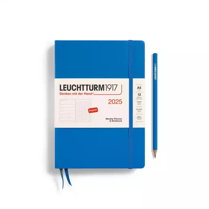 PLANER TYGODNIOWY Z NOTATNIKIEM LEUCHTTURM1917 MEDIUM (A5) 2025 NIEBIESKI, W KROPKI