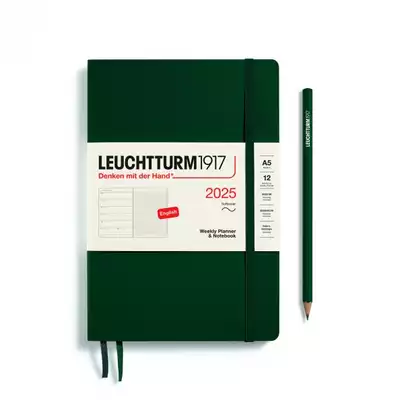 PLANER TYGODNIOWY Z NOTATNIKIEM LEUCHTTURM1917 W MIĘKKIEJ OPRAWIE MEDIUM (A5) 2025 FOREST GREEN (CIEMNOZIELONY)