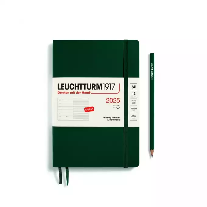 PLANER TYGODNIOWY Z NOTATNIKIEM LEUCHTTURM1917 W MIĘKKIEJ OPRAWIE MEDIUM (A5) 2025 FOREST GREEN (CIEMNOZIELONY)