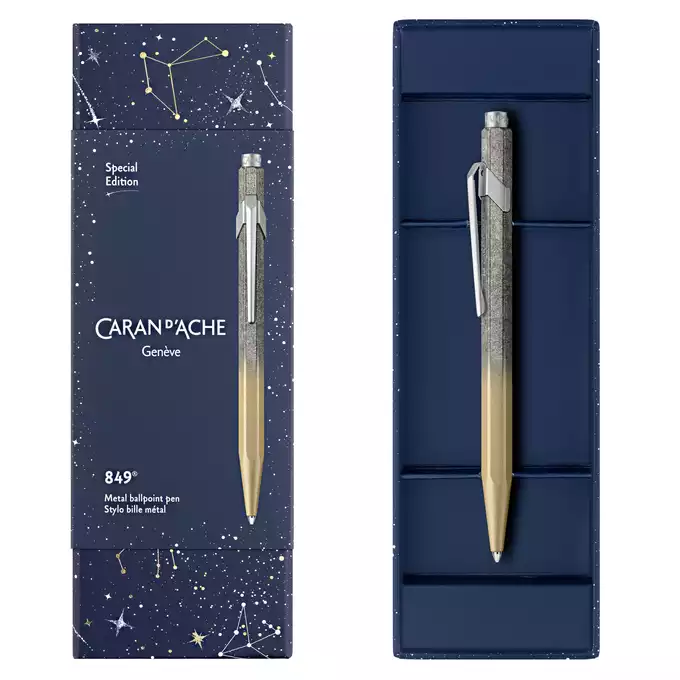 Długopis 849 Caran d'Ache Cosmic Blue, złoty w pudełku