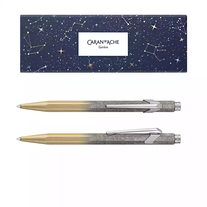 Długopis 849 Caran d'Ache Cosmic Blue, złoty w pudełku